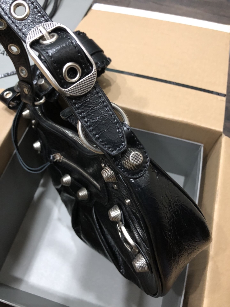 Ba1en*iaga le cagole bags